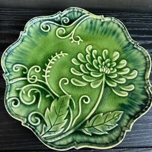New ARHAUS WILDFLOWER Green Plate 13" Scalloped FOR DISPLAY Crackle Finish